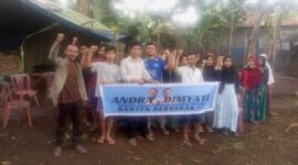 Keterangan foto : Warga Kecamatan Gunungsari Deklarasikan dukungan Andra Soni maju Gubernur Banten, (Kamis, 11/7/2024) 