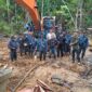 Keterangan foto : Tim Penyidik Balai Gakkum KLHK Wilayah Sulawesi bersama Kejaksaan Negeri (Kejari) Tolitoli dibawah komando Albertinus Napitupulu SH MH bergerak cepat dan berhasil menuntaskan kasus Penambangan Emas Tanpa Izin (PETI) yang ketiga kalinya terjadi dalam kawasan hutan lindung wilayah Kabupaten Tolitoli, Minggu (13/7/2024) 