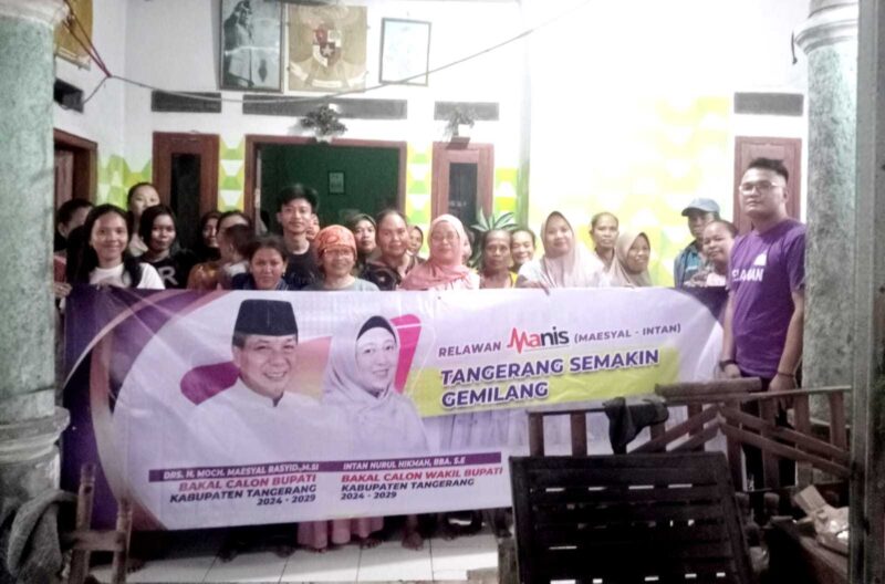 Emak-emak dari Relawan Maesal - Intan (Manis) Kabupaten Tangerang terus gencar konsolidasi di akar rumput.