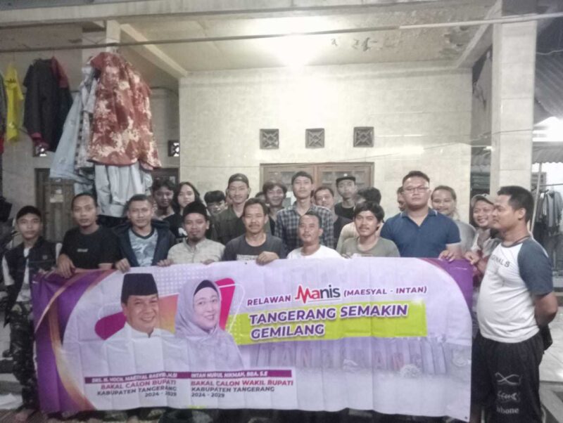 Keterangan foto : Milenial dari Relawan Maesal - Intan (Manis) Kabupaten Tangerang terus melakukan konsolidasi dengan melakukan deklarasi untuk mendukung Moch Maesyal Rasyid dan Intan Nurul Hikmah untuk maju sebagai calon Bupati dan Wakil Bupati Kabupaten Tangerang tahun 2024, Senin (29/7/2024) 