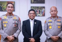 Keterangan foto : Kepala Kepolisian Daerah (Kapolda) Banten, Inspektur Jendral (Irjen) Pol Suyudi Ario Seto melakukan kunjungan kerja ke Kantor DPRD Provinsi Banten, Curug, Kota Serang, pada Selasa, (30/7/2024)