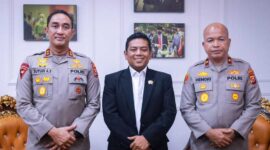 Keterangan foto : Kepala Kepolisian Daerah (Kapolda) Banten, Inspektur Jendral (Irjen) Pol Suyudi Ario Seto melakukan kunjungan kerja ke Kantor DPRD Provinsi Banten, Curug, Kota Serang, pada Selasa, (30/7/2024)
