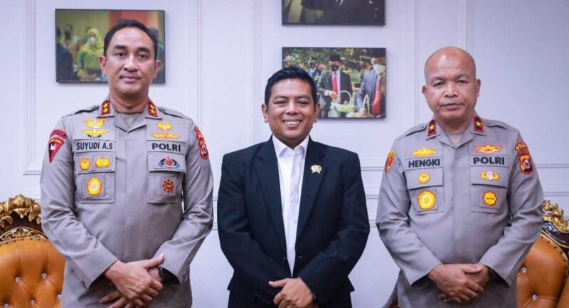 Keterangan foto : Kepala Kepolisian Daerah (Kapolda) Banten, Inspektur Jendral (Irjen) Pol Suyudi Ario Seto melakukan kunjungan kerja ke Kantor DPRD Provinsi Banten, Curug, Kota Serang, pada Selasa, (30/7/2024)