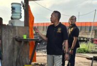Keterangan foto : Anggota Komisi V DPR RI, Ir. Eddy Santana Putra, M.T dari Fraksi Gerinda mempertanyakan kewenangan anggota Dewan Pertimbangan Presiden (Wantimpres) Drs. Sidarto Danusubroto yang menugaskan stafnya Yesti Hutagalung untuk mencari mendapatkan data-data dokumen pengapalan batubara yang diloading melalui Jetty/Tuks yang akan ditertibkan terkait pertambangan legal di Kalimantan Timur.