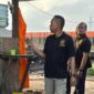 Keterangan foto : Anggota Komisi V DPR RI, Ir. Eddy Santana Putra, M.T dari Fraksi Gerinda mempertanyakan kewenangan anggota Dewan Pertimbangan Presiden (Wantimpres) Drs. Sidarto Danusubroto yang menugaskan stafnya Yesti Hutagalung untuk mencari mendapatkan data-data dokumen pengapalan batubara yang diloading melalui Jetty/Tuks yang akan ditertibkan terkait pertambangan legal di Kalimantan Timur.