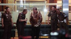 Keterangan Foto: Airlangga Hartarto di kantor Kejaksaan Agung Republik Indonesia.