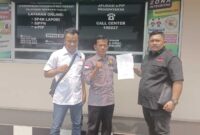 Keterangan foto : Wakil Ketua Umum DPP Nasional Corruption Watch (NCW), Donny Manurung mendatangi Gedung Kejaksaan Agung melaporkan dugaan penyalahgunaan wewenang oknum Ketua Umum Partai Kebangkitan Bangsa (PKB) Muhaimin Iskandar atau lebih dikenal Cak Imin yang memasukkan istri dalam Satgas Haji sebagai salah satu Tim Pengawas (Timwas) dari unsur DPR-RI.