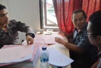 Kejaksaan Negeri (Kejari) Tolitoli, telah melaksanakan penyerahan Tersangka dan Barang Bukti (Tahap II) perkara tindak pidana dugaan korupsi Alat Kesehatan (Alkes) dengan tersangka berinisial BI (Bakrie Idrus) dan N, Jumat (16/8/2024)