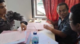Kejaksaan Negeri (Kejari) Tolitoli, telah melaksanakan penyerahan Tersangka dan Barang Bukti (Tahap II) perkara tindak pidana dugaan korupsi Alat Kesehatan (Alkes) dengan tersangka berinisial BI (Bakrie Idrus) dan N, Jumat (16/8/2024) 