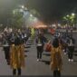 Keterangan poto : Suasana pawai obor yang di meriahkan oleh pasukan Dr Bend SMK PGRI Rangkasbitung di malam menyambut Tangggal 17 Agustus Tanggal Kemerdekaan Negara Kesatuan Republik Indonesia ( Dok Khusus )