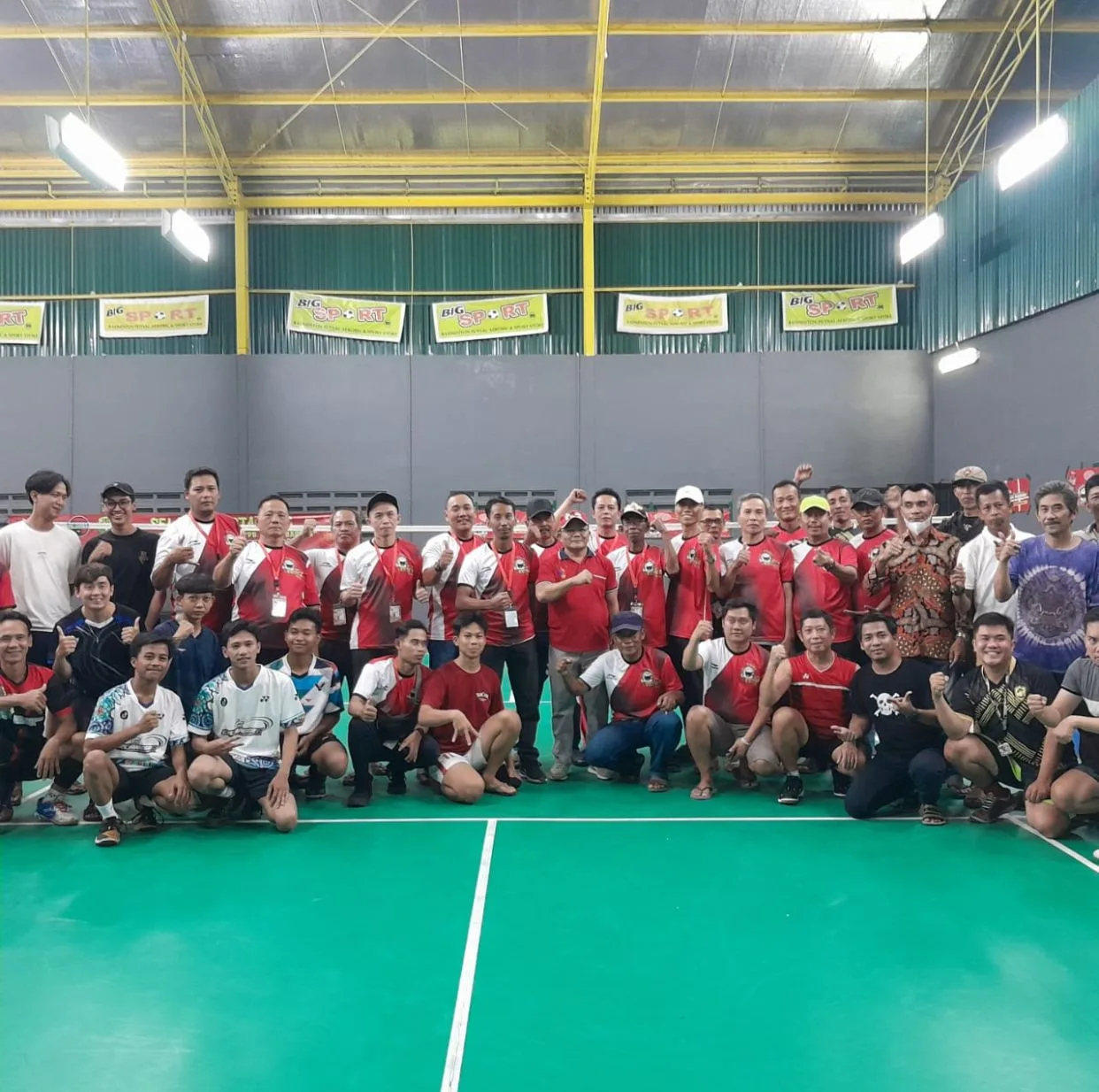 Tim Ngopi Bareng Haji Kholid Gelar Turnamen Badminton, Ada Belasan Juta, Doorpize dan Paket Sembako I Teras Media