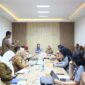 Keterangan foto : Kepala Divisi Pelayanan Hukum dan HAM (Kadivyankumham) Andrieansjah, Kepala Subbidang Fasilitasi Pembentukan Produk Hukum Daerah Suhartini beserta stakeholder, (Senin, 1/9/2024) 