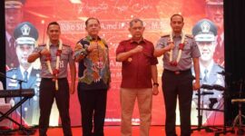 Keterangan foto : Kepalas Divisi Pemasyarakatan Robianto (Kadiv Pas) Kemenkumham Jabar Hadiri Acara Pisah Sambut Kalapas Khusus Gunung Sindur, (Jum'at, 6/9/2024) 
