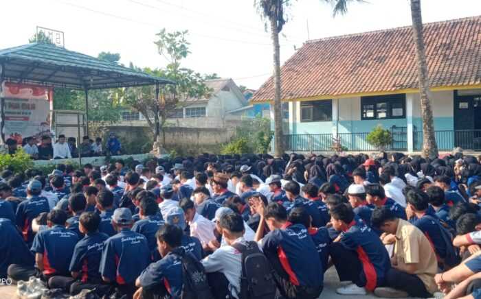 Demi Meningkatkan Nilai Ketaqwaan Civitas SMK PGRI Maja Rutin Adakan Jum'at Berzikir dan Mengaji I Teras Media