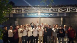 Keterangan foto : Warga Tangerang Selatan Mendoakan Andra Soni Menjadi Gubernur Banten Periode 2024-2029, (TerasMedia/Foto) 