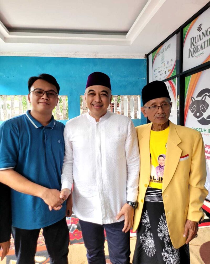 Keterangan foto : Koordinator Relawan Manis Kabupaten Tangerang Sodik Nur Al Bantani bertemu Ahmed Zaki Iskandar, Minggu (8/9/2024) 