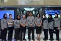 Keterangan foto : Kepala Divisi Pelayanan Hukum dan HAM Andrieansjah bersama Kepala Bidang Pelayanan Hukum dan HAM, Ave Maria Sihombing, Kepala Sub Bidang Pelayanan Administrasi Hukum Umum, Zaki Fauzi Ridwan beserta pelaksana Sub Bidang Pelayanan AHU, (Selasa, 10/9/2024)