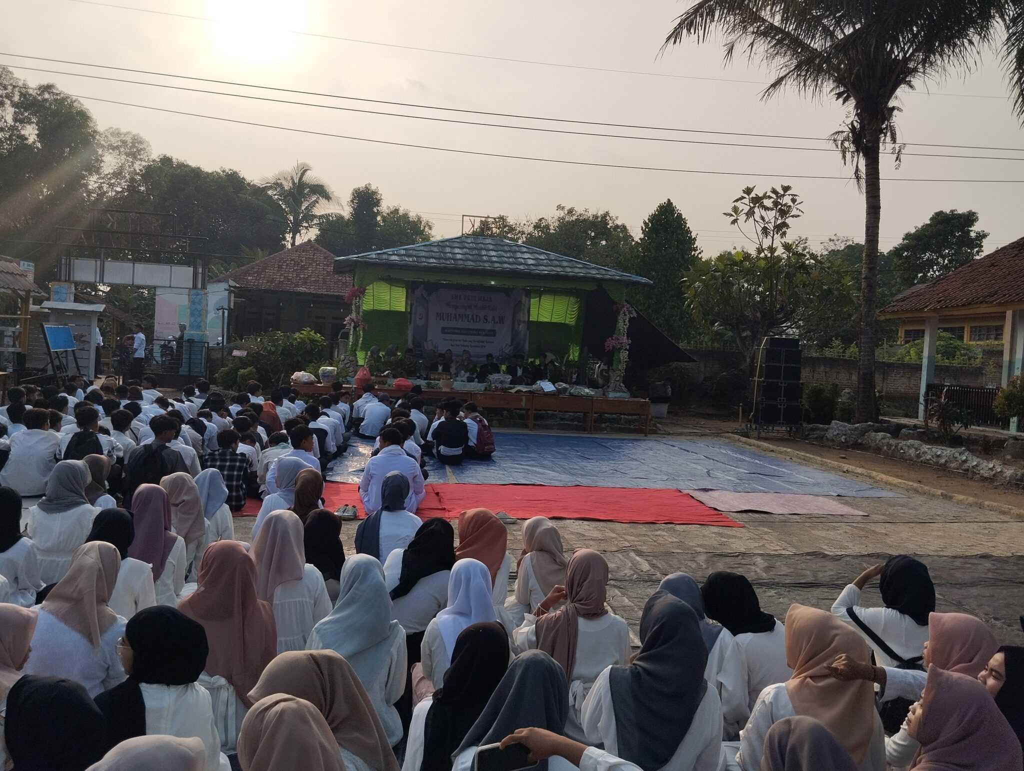 Isi Maulid Nabi ke 1446 H : SMK PGRI Maja Gelar Berbagai Acara Sebagai Ajang Meningkatkan Kecintaan dan ke Taqwaan I Teras Media