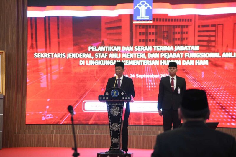 Keterangan foto : Ketua STIK Lemdiklat Polri Resmi Dilantik Jadi Sekjen Kemenkumham, (TerasMedia/foto) 