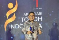 Keterangan foto : Penjabat (Pj.) Gubernur Sulawesi Tenggara (Sultra) Andap Budhi Revianto meraih penghargaan "Apresiasi Tokoh Indonesia 2024,(TerasMedia/foto)