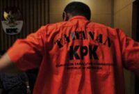 Keterangan Foto: Ilustrasi tahanan KPK menggunakan rompi tahanan KPK.