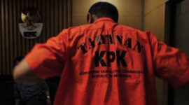 Keterangan Foto: Ilustrasi tahanan KPK menggunakan rompi tahanan KPK.