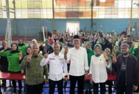 Ayep Zaki calon walikota Sukabumi saat menemui warga masyarakat.