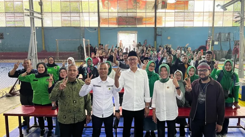 Ayep Zaki calon walikota Sukabumi saat menemui warga masyarakat.