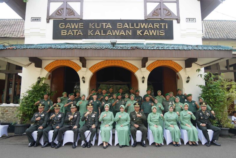 Keterangan foto : Sebanyak 241 Orang Prajurit Korem 064/MY Menerima Kenaikan Pangkat, (TerasMedia/Foto) 