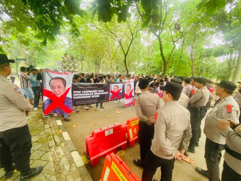 Ratusan Forum Aspirasi Masyarakat Tangerang Utara (FAMTU) gelar unjuk rasa di Markas Polresta Tangerang Polda Banten,