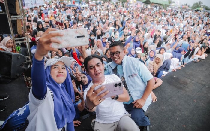 Andra Soni kampanye bareng Iti Jayabaya dan Musisi Charlie Van Houten di Lebak