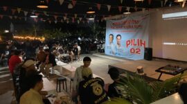 Keterangan foto : Ratusan Mahasiswa Kab.Tangerang Nobar Dukung Timnas dan Deklarasi Andra Soni, (Selasa, 15/10/2024) 
