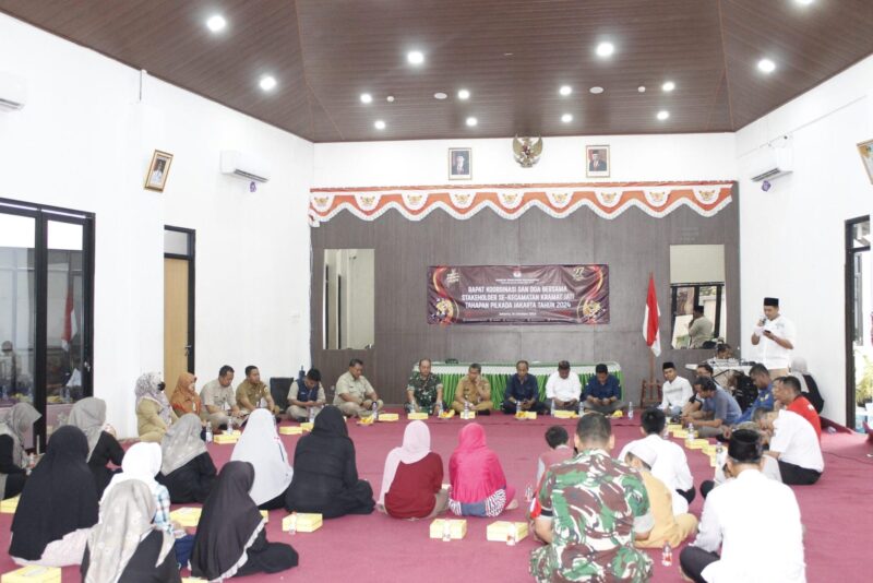 Panitia Pemilihan Kecamatan (PPK) Kecamatan Kramat Jati menggelar rapat koordinasi dengan stakeholder se-Kecamatan Kramat Jati di Aula Bale Gede Jalan Kerja Bakti Nomor 32 Kelurahan Kramat Jati Jakarta Timur, pada Selasa, 15/10/2024.