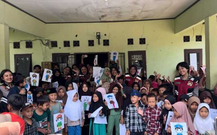 Polwan Polda Banten Sosialisasi Pendidikan ke Anak-anak di Lebak, Ini Pentingnya I Teras Media