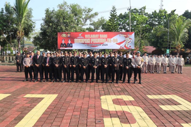 Keterangan foto : apolres Lebak Pimpin Upacara Hari Sumpah Pemuda ke-96 di Lapangan Mapolres Lebak, (Senin, 28/10/2024) 