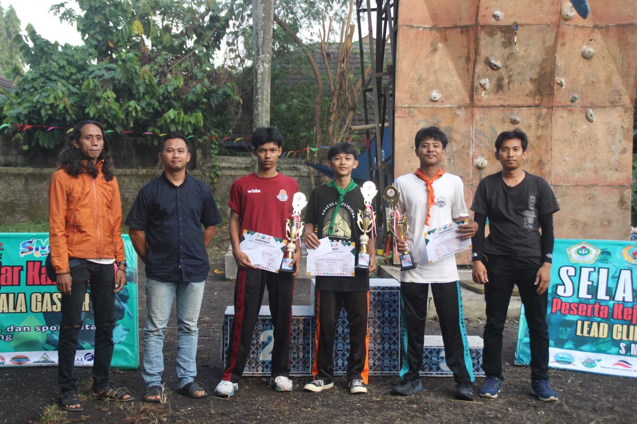 Dini Hipdiani, M. Pd, Apresiasi Anak Didiknya yang Meraih Juara 1 Lomba Panjat Tebing Antar Pelajar Tingkat Kabupaten Tahum 2024 3 Dini Hipdiani, M. Pd, Apresiasi Anak Didiknya yang Meraih Juara 1 Lomba Panjat Tebing Antar Pelajar Tingkat Kabupaten Tahum 2024 I Teras Media