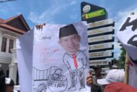 Keterangan foto : massa desak Kejari Banyuwangi Transparansi Soal Penanganan Hukum, Kamis (31/10/2024)