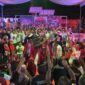 Keterangan foto : ribuan masyarakat dari seluruh penjuru Maluku Utara berkumpul untuk menyambut Sultan Husain Alting Sjah, Jumat (7/11/2024) 