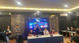 Keterangan foto : Calon Wakil Gubernur Maluku Utara, Asrul Rasyid Ichsan, dalam pagelaran tournament Esport yang di inisiasi oleh MAMUJA (Mahasiswa Maluku Utara, Jakarta-Jawa) For Sultan, Senin (11/11/2024) 