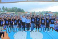 Kampanye "Satu Hati" yang digelar oleh calon bupati Halmahera Timur nomor urut 1, Muhammad Farrel Adhitama, di Lapangan Desa Binagara, Wasile Selatan, Kamis (14/11/2024)