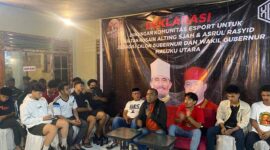 Keterangan foto : Komunitas E-Sports di Maluku Utara secara resmi menyatakan dukungannya kepada pasangan calon Gubernur dan Wakil Gubernur nomor urut 1 yakni Sultan H. Husain Alting Sjah dan Asrul Rasyid Ichsan dalam acara deklarasi yang berlangsung meriah pada Minggu, 17 November 2024