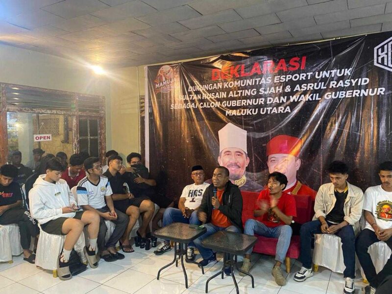 Keterangan foto : Komunitas E-Sports di Maluku Utara secara resmi menyatakan dukungannya kepada pasangan calon Gubernur dan Wakil Gubernur nomor urut 1 yakni Sultan H. Husain Alting Sjah dan Asrul Rasyid Ichsan dalam acara deklarasi yang berlangsung meriah pada Minggu, 17 November 2024