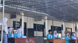 Keterangan poto : Ketiga pasangan calon Ketua OSIS masa bakti 2024 - 2025 saat mengikuti Depat Calon pada 20/11/2024