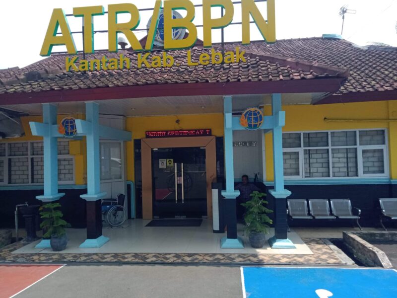 Keterangan poto : Kantor ATR/BPN Lebak terpantau sepi ada 11/11/2024 ( Dok Khusus )