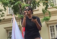 Keterangan foto : Ketua Bidang Pemberdayaan Perempuan Pengurus Besar Forum Mahasiswa Maluku Utara (PB FORMMALUT) Jabodetabek sekaligus kader Liga Mahasiswa Nasional untuk Demokrasi (LMND), Inggrid Nola
