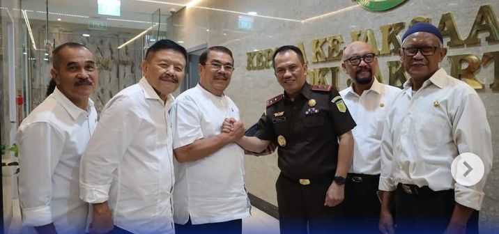 Keterangan foto : Kepala Kejaksaan Tinggi Daerah Khusus Jakarta Patris Yusrian Jaya menerima kunjungan Pengurus Daerah (Pengda) Keluarga Besar Purna Adhyaksa (KBPA) Jakarta, di Kantor Kejati DKJ, Selasa 12 November 2024.