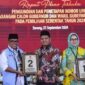 Calon Gubernur dan wakil gubernur Banten Andra Soni berpasangan Dimyati Natakusumah dan Airin Rachmi Diany berpasangan dengan Ade Sumardi saat pengundian nomor urut KPU Banten.