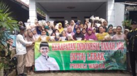 Keterangan foto : organisasi KITA peduli warga Lebak, Jumat (6/12/2024) 