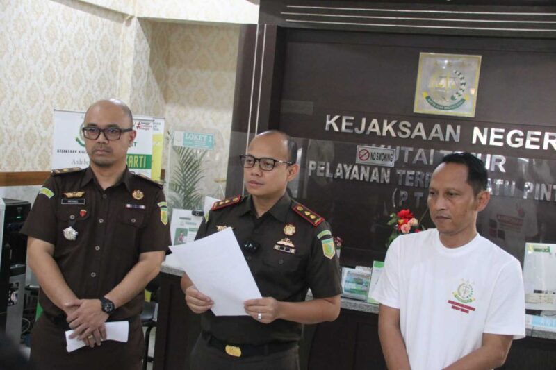 Kejaksaan Negeri Kutai Timur (Kejari Kutim), di bawah komando Kasi Pidsus Michael A.F Tambunan telah menahan seorang tersangka berinisial Z, setelah sebelumnya ditetapkan sebagai tersangka, pada Senin (9/12/2024).