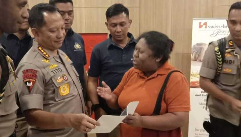 Mengenal Sosok Putri Terbaik Papua Ibu Pdt. Selepa Cila Waromi, Pendukung Presiden Prabowo Subianto I Teras Media